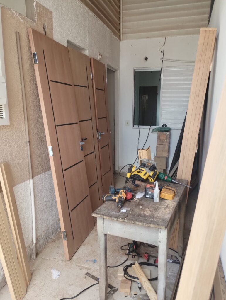 Página Inicial 12 bancada de ferramenta e portas