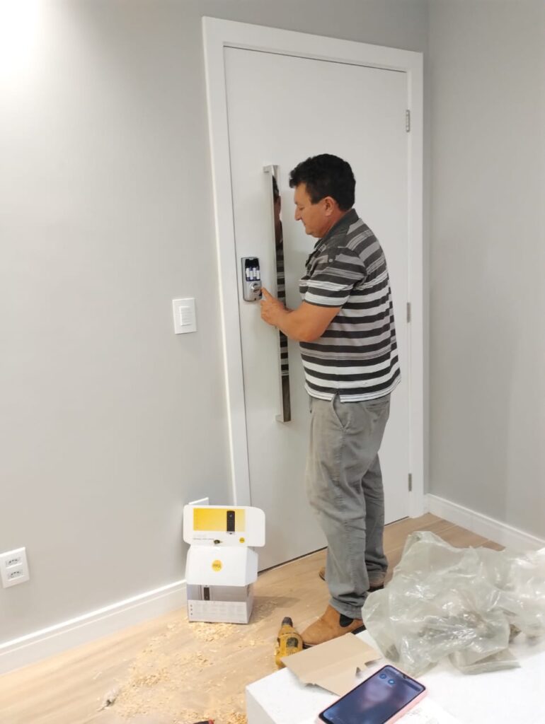 fechadura yale instalacao